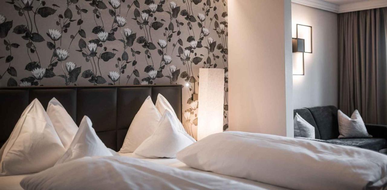 Hotel Resmairhof Schenna Eksteriør bilde